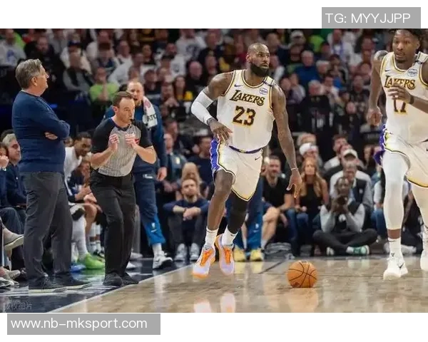 41岁老将詹姆斯背靠背表现依旧出色场均32分钟贡献27分6板8助