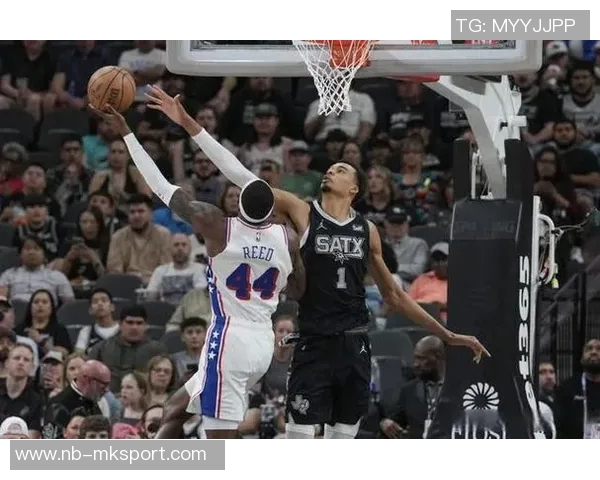 布朗盛赞怀特已达全明星水准有望入选防守一阵甚至争夺最佳防守球员 布朗盛赞怀特已达全明星水准有望入选防守一阵甚至争夺最佳防守球员